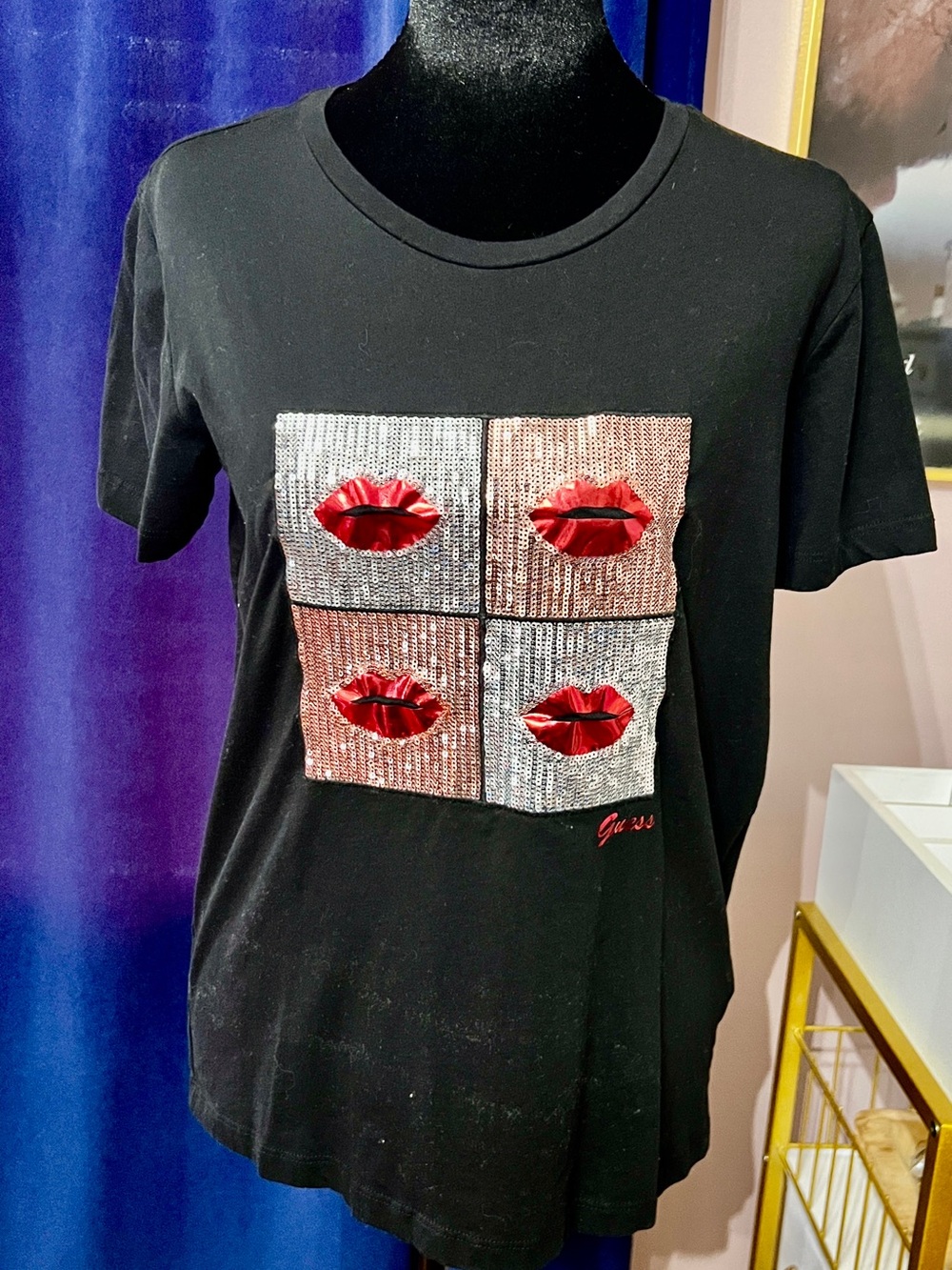 Guess Sequin Lips Graphic Tee Black Y2K Glam Top Women’s Medium